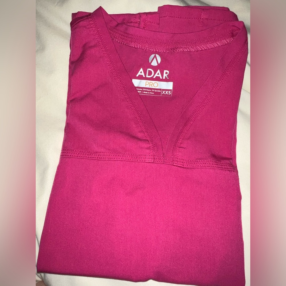 ADAR PRO scrub top